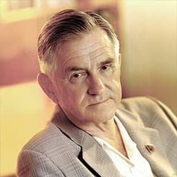 Олег Антонов